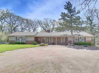 380 E Park Lane St, Derby, KS 67037