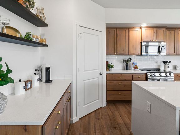 4th image of 501 Edgar St #C