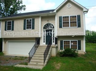 228 Woodside Ln, Ruther Glen, VA 22546