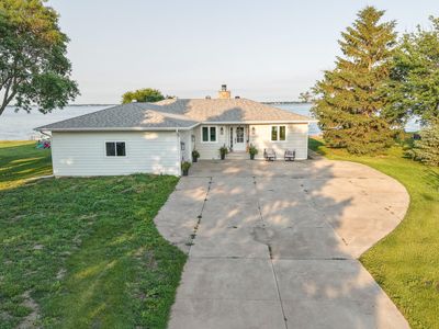 816 N Lake Dr, Watertown, SD, 57201