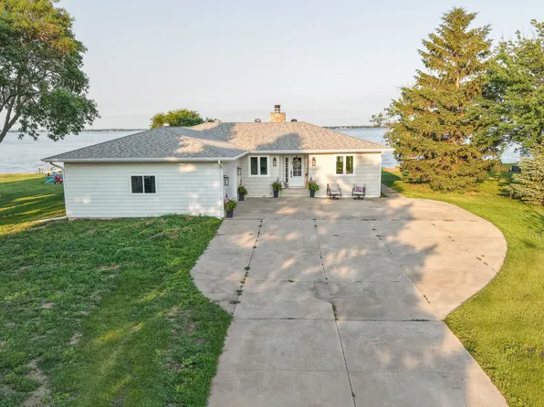 816 N Lake Dr, Watertown, SD 57201