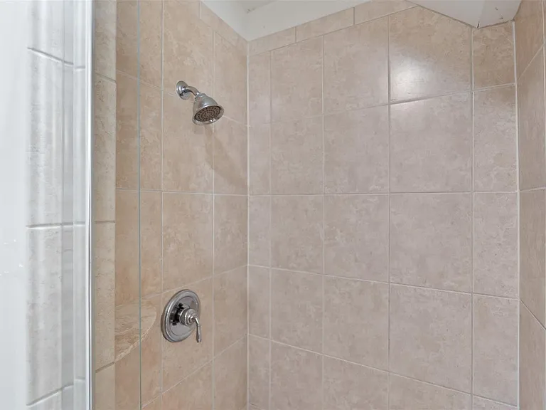 6094 Live Oak Ct #B — Photo 28