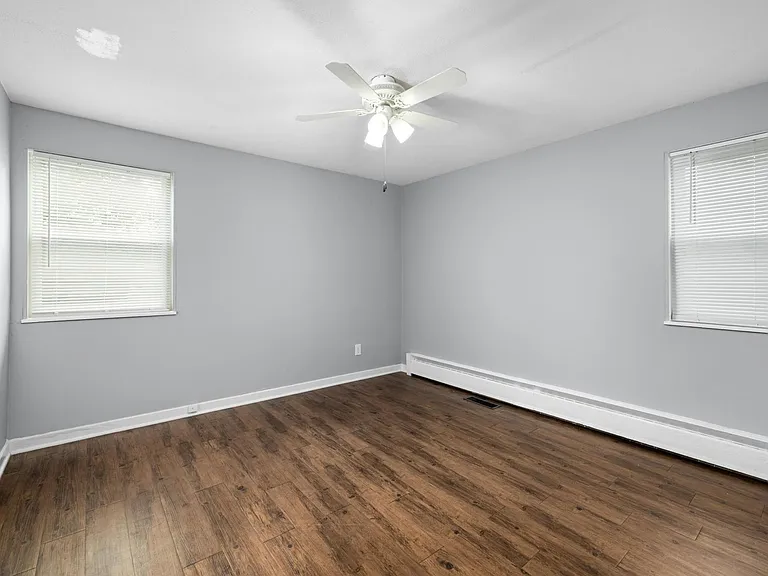 Englewood Apartments — Photo 14