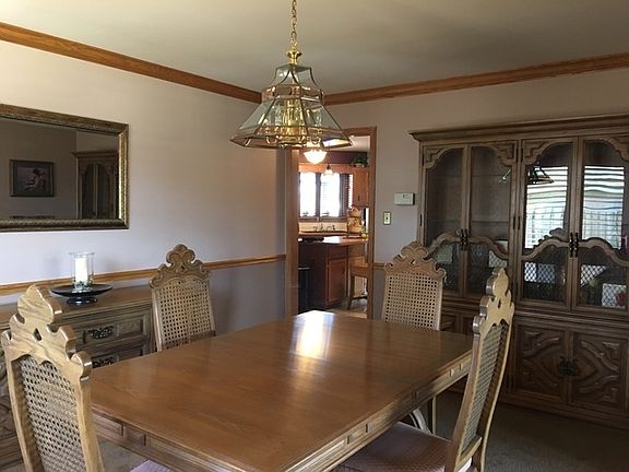 3rd image of 10240 Cambridge Dr