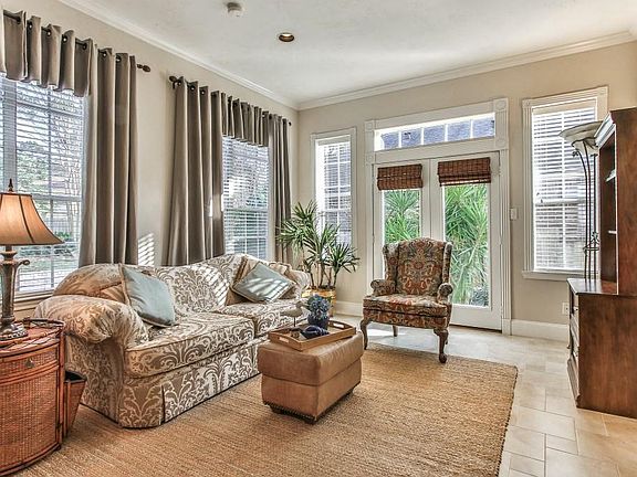 5th image of 99 Park Cir