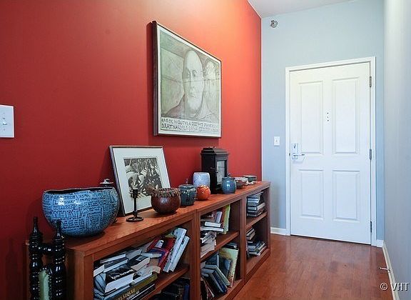 3rd image of 828 W Grace St APT 1206