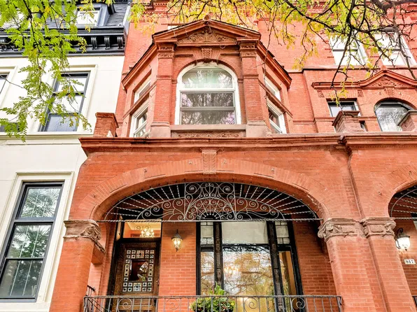 919 N La Salle St, Chicago, IL 60610