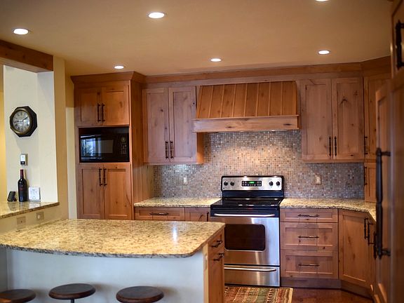 4th image of 264 Eagle Dr #504