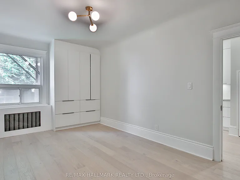 639 Broadview Ave #MAIN FL — Photo 24