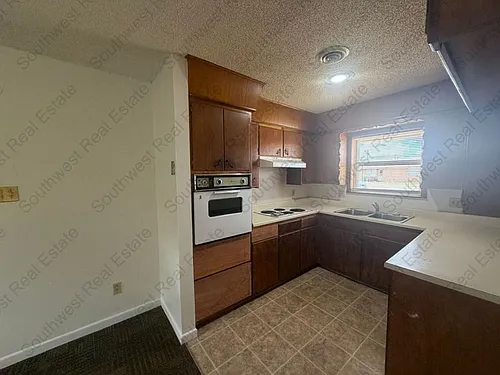 1412 W 10th St Photo 1 1412 W 10th St Photo 1