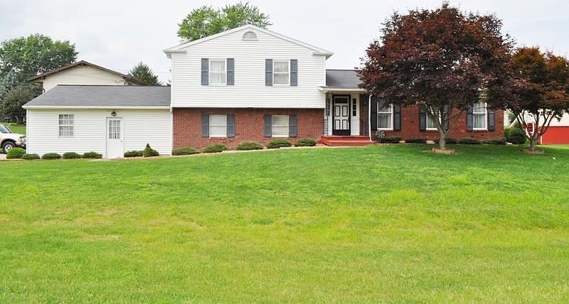 1st image of 60 Foster Dr