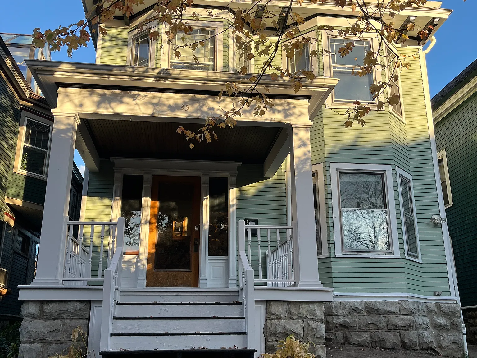 35 Granger Pl — Photo 1