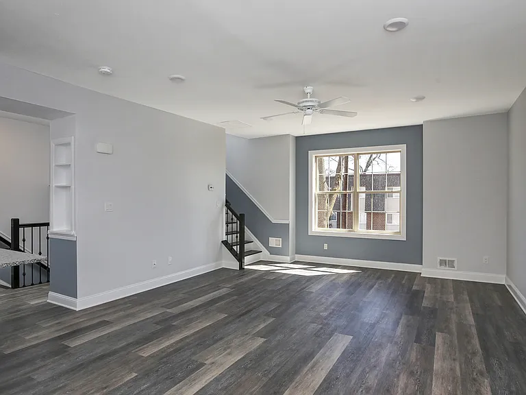 Gramercy Townhomes - 205 — Photo 5