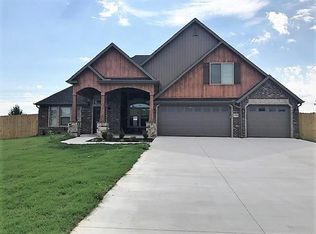 18510 Bridge Pt, Fayetteville, AR 72704