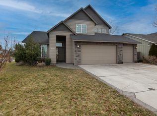 1504 NW Teakwood Ln, Redmond, OR 97756