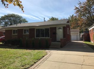 22924 Playview St, Saint Clair Shores, MI 48082