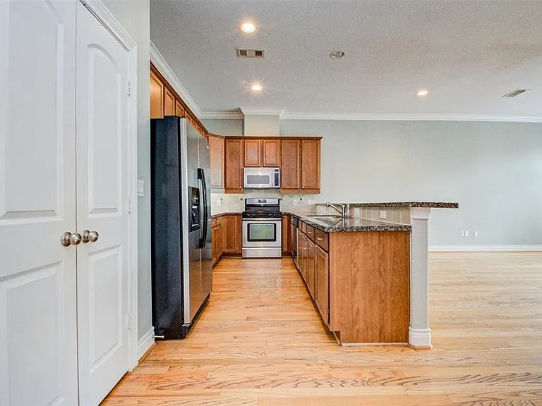 1507 Paige St — Photo 15