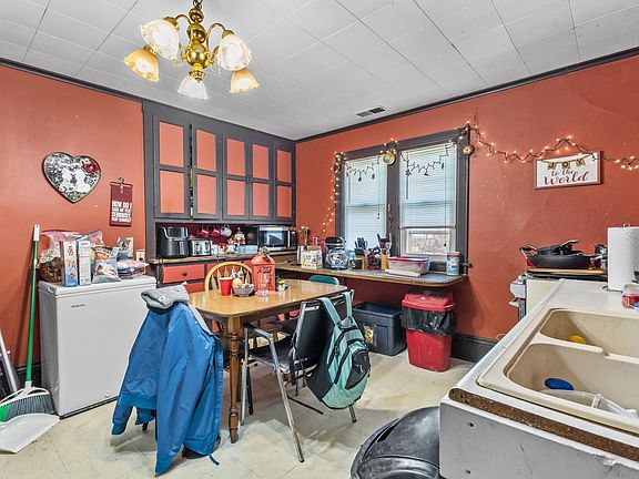 5th image of 314 Viola Ave