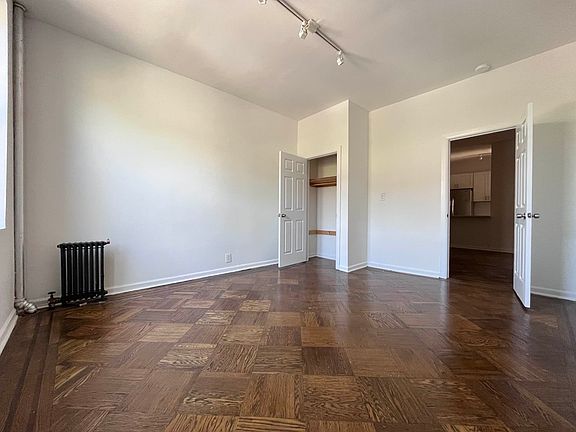 5th image of 446 Saint Johns Pl #B7