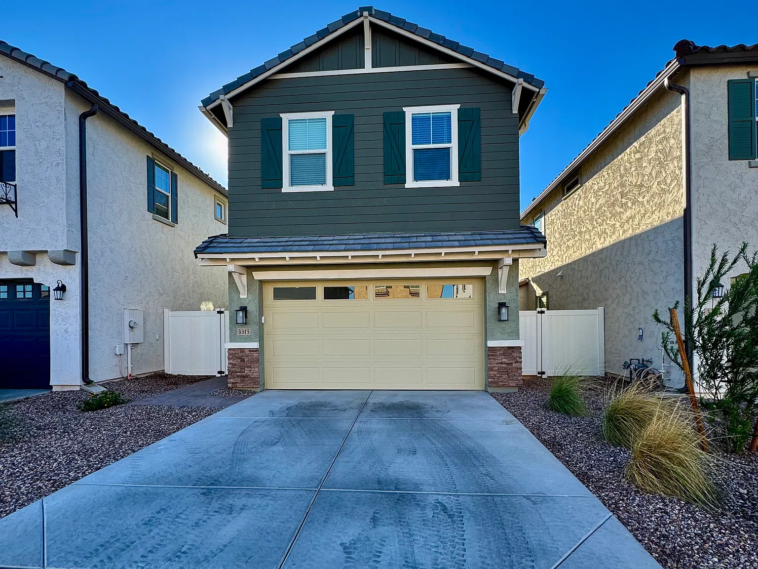 3 bed, 2.5 bath, 1744 sqft, $2,800 — Photo 2