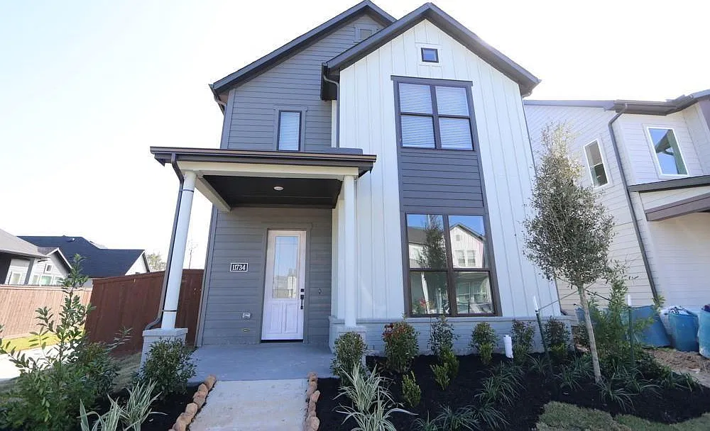 3 bed, 2.5 bath, $2,700 — Photo 1