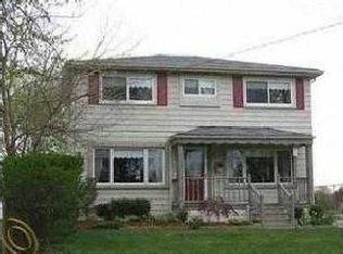 16908 Franklin Rd, Northville, MI 48168