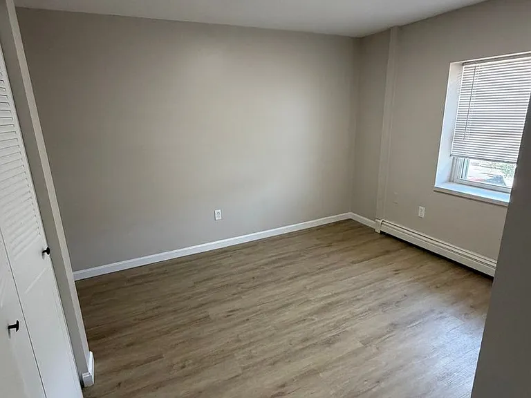 12 Lincoln St — Photo 15