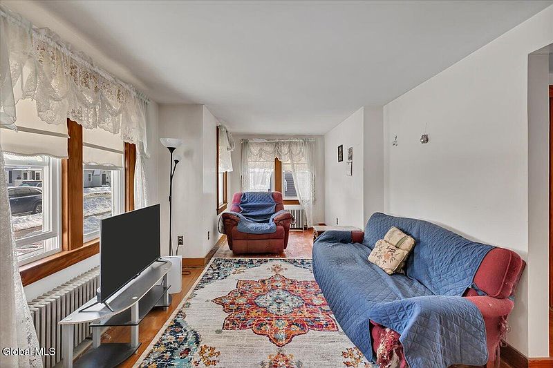 4th image of 1034 Wallace Avenue