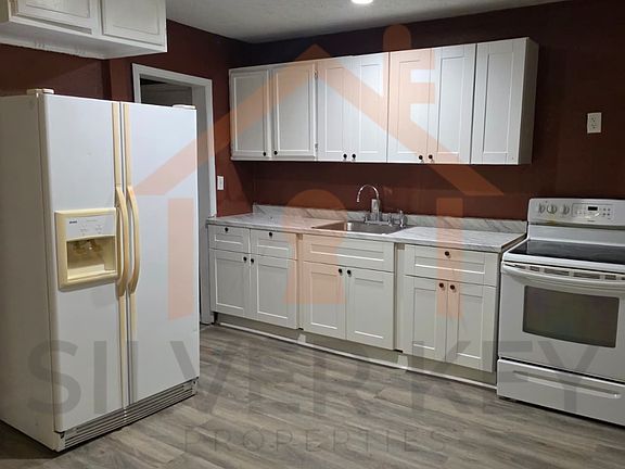 4th image of 1202 NW Baldwin Ave #B