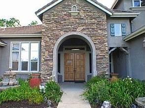 2nd image of 3275 Edgewood Ln