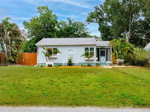 1212 Hull St S, Gulfport, FL 33707