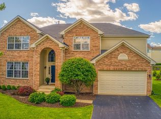 614 Waterford Rd, Elgin, IL 60124