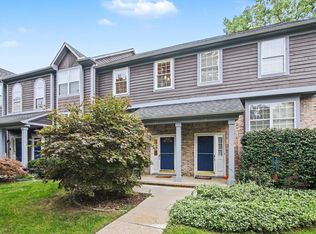 256 Lyn Anne Ct, Ann Arbor, MI 48103