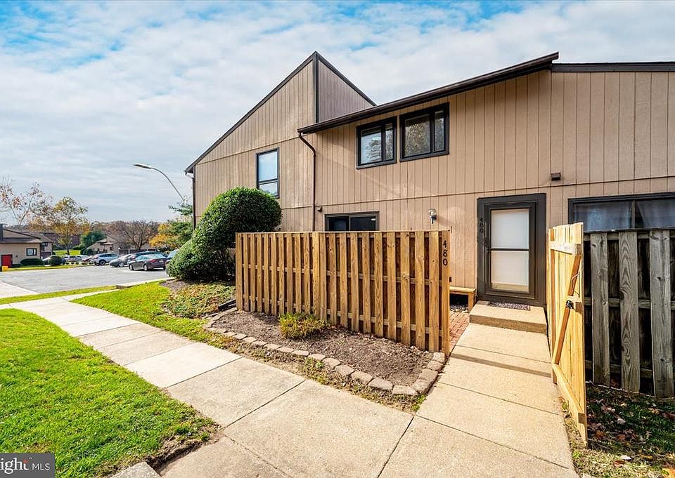 1st image of 480 WEST COURT