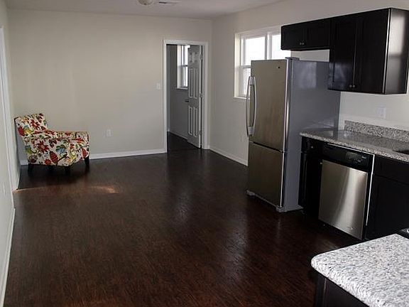 4th image of 3112 Holly Grove St