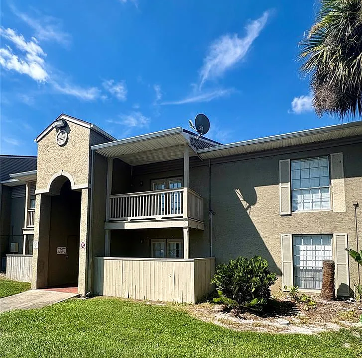 325 Wymore Rd #200