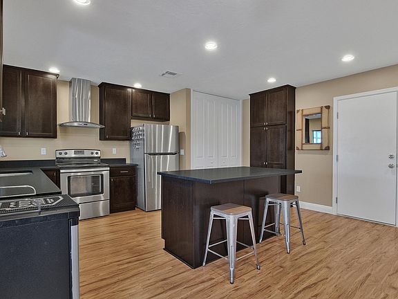 2nd image of 1048 W Hermosa Dr