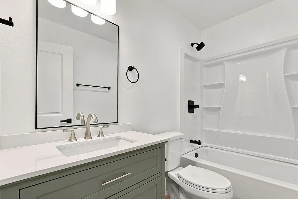 1515 W Evans St — Photo 3