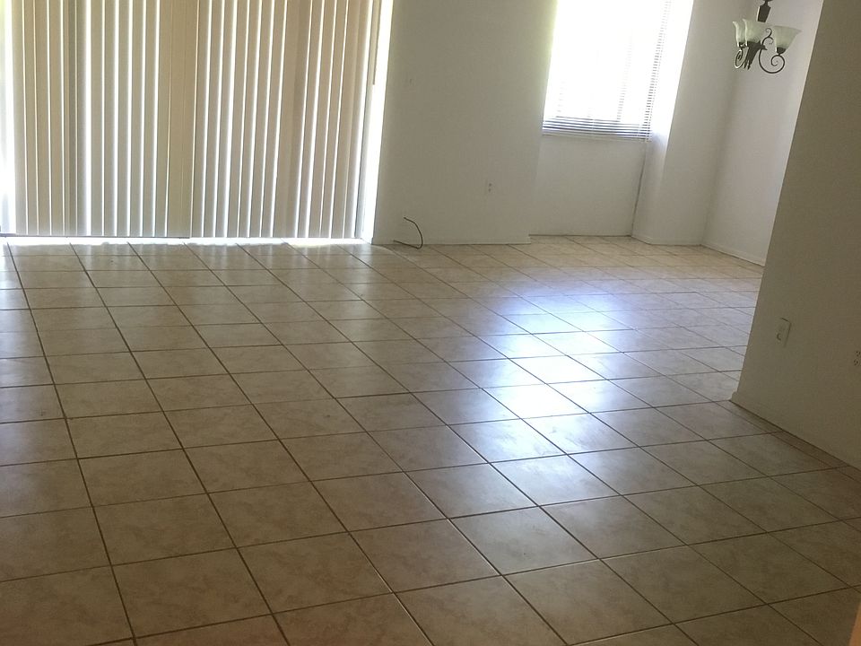 $1095 INCLUDES GAS HEAT, WATER, SEWER, GARBAGE.
LIVING ROOM/DINING ROOM/BALCONY