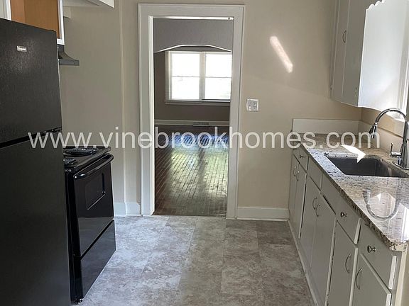 5th image of 2828 N 38th St