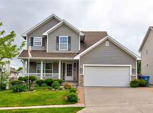 3313 Village Run Dr, Des Moines, IA 50317