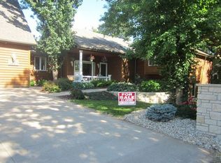 2303 Wildwood Ln, Manhattan, KS 66502