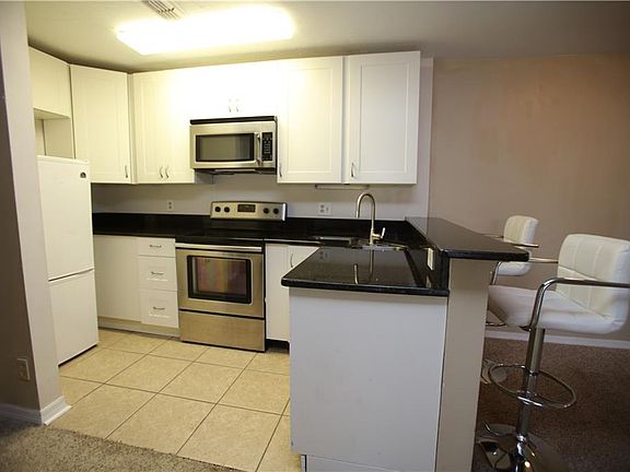 4th image of 6004 Westgate Dr APT 304