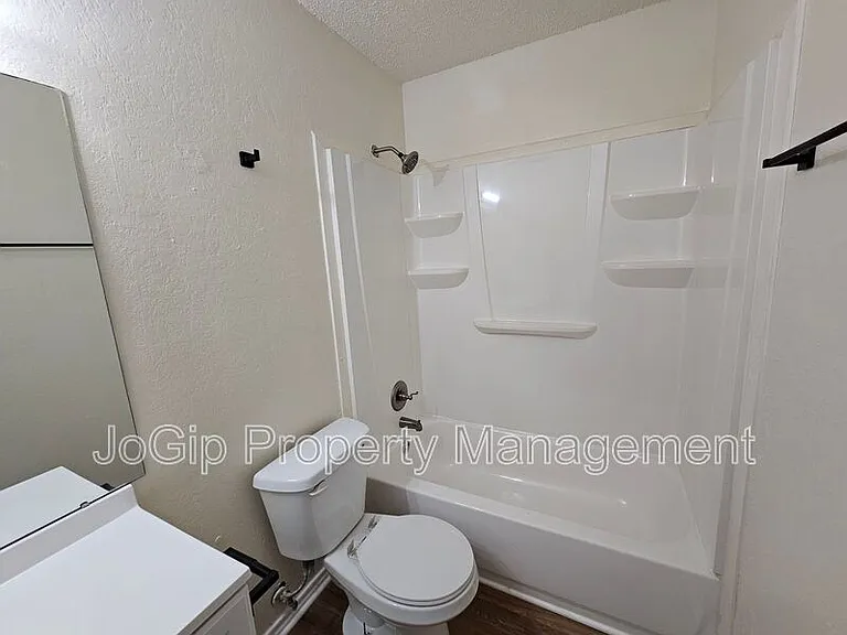 311 Bryant Ln — Photo 12