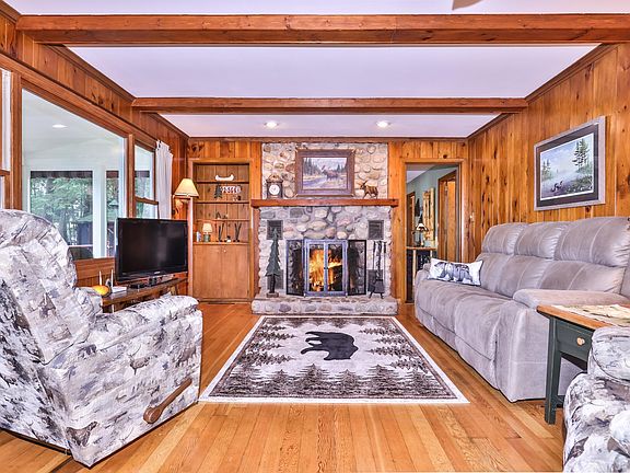 3rd image of 8433 S Bo Di Lac Dr