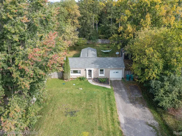 2720 W Ellsworth Rd, Ann Arbor, MI 48108