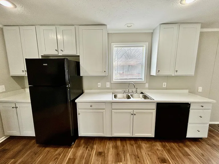 Hickory Knoll — Photo 123