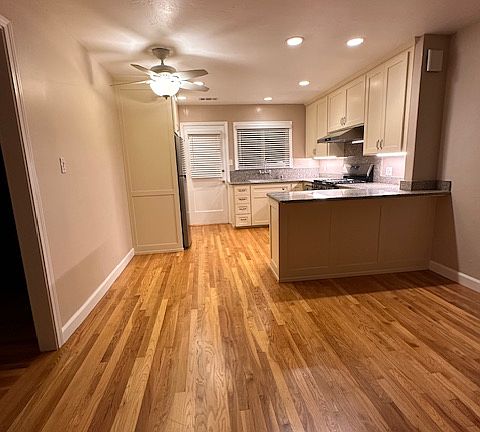 3rd image of 725 Laurel St #723