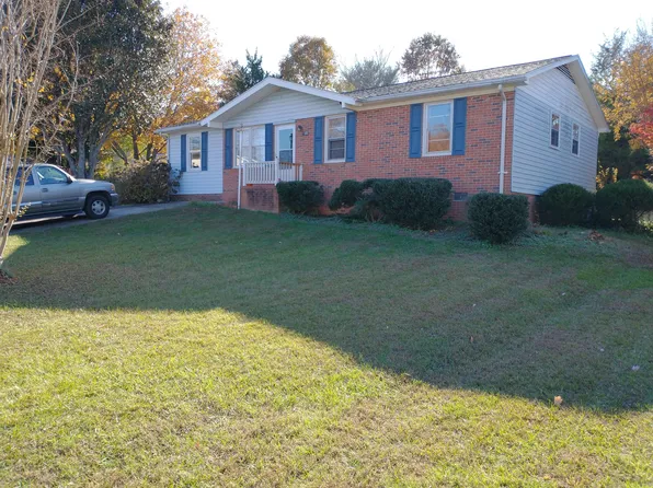 10 Cadillac Ct, Travelers Rest, SC 29690