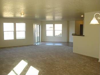 3rd image of 419 Orchard Willow